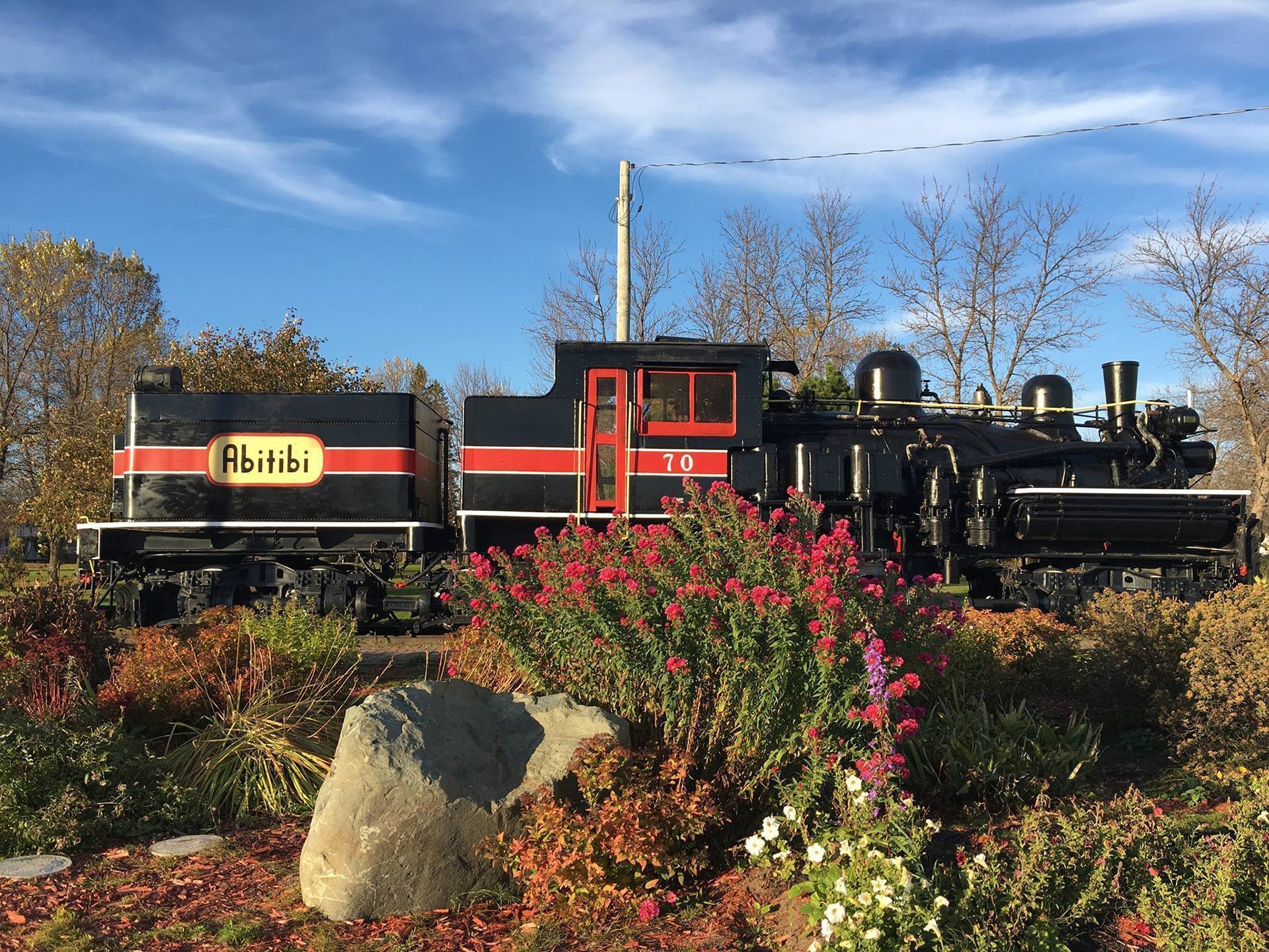 La locomotive historique Shay 70, dans un parc d'Iroquois Falls.